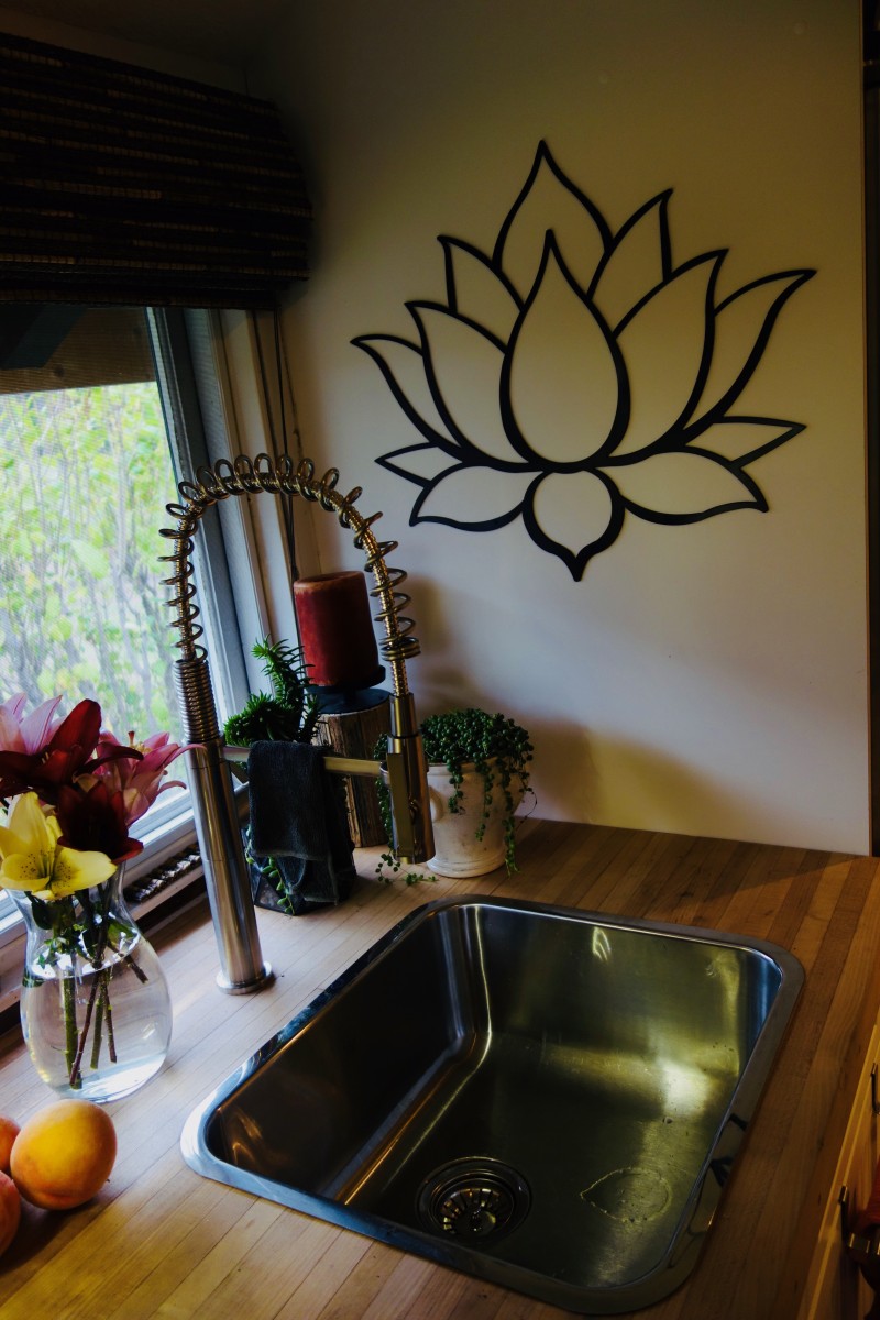 steel powder coated lotus flower wall decor